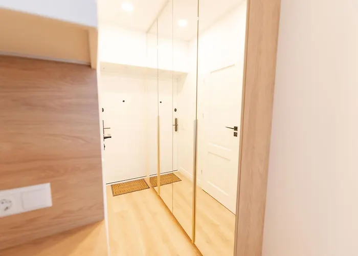 아파트 New Modern And Cozy In The Old Town *